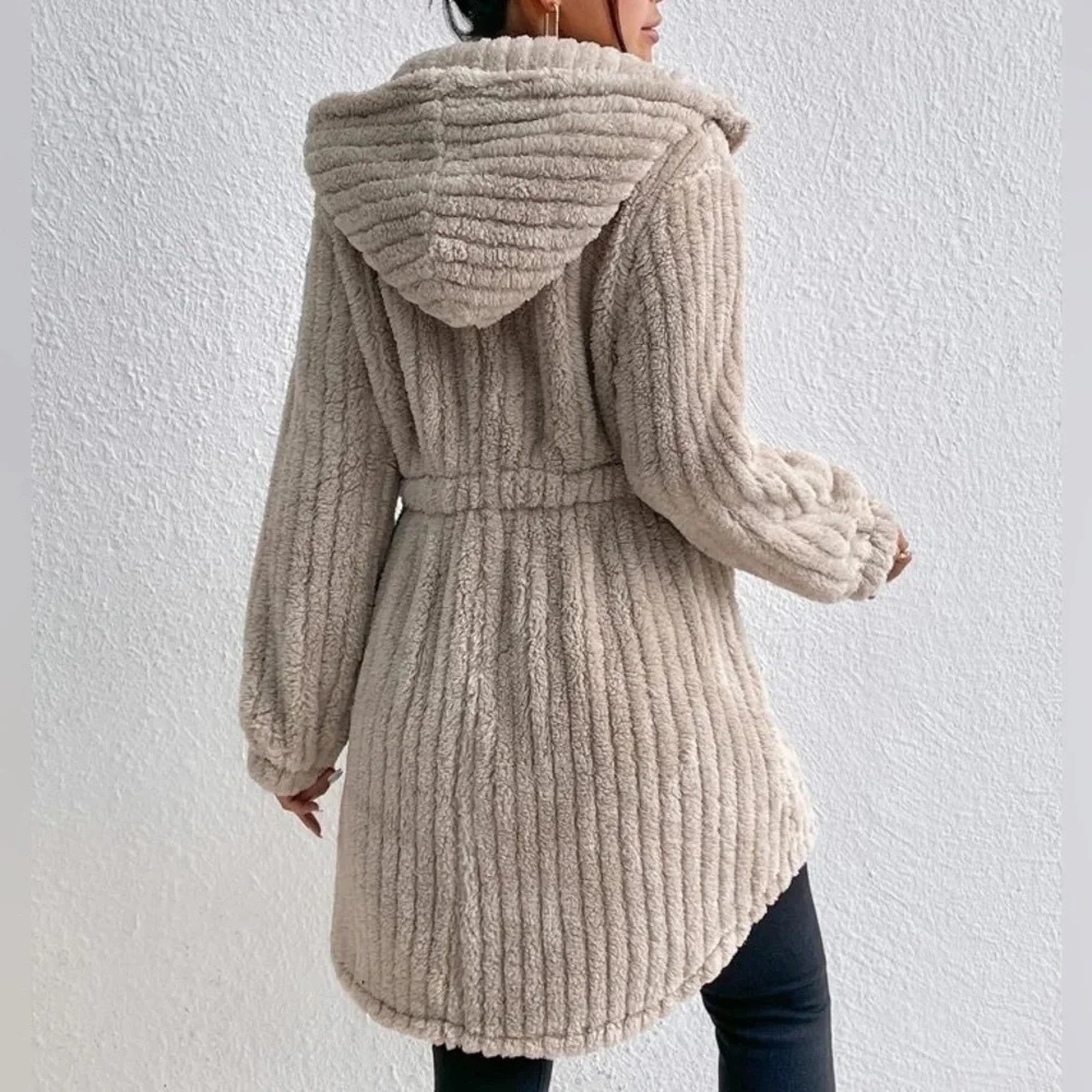 Cozy Tan Women's Jacket - Picture 4 of 5